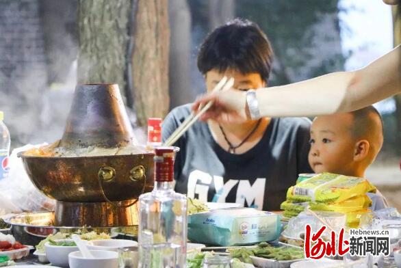 河北秦皇岛:山海关老龙头“长城观海夜宴”燃爆盛夏古城