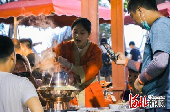 河北秦皇岛：山海关老龙头“长城观海夜宴”燃爆盛夏古城