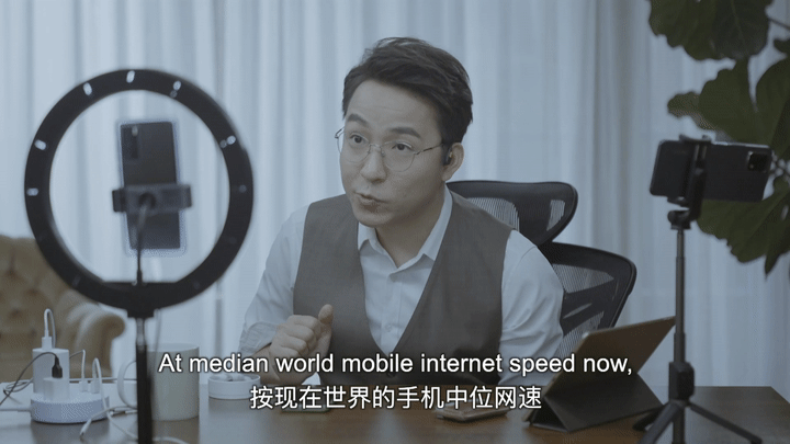 国社小哥给10年前的自己打了个电话，结果亮了