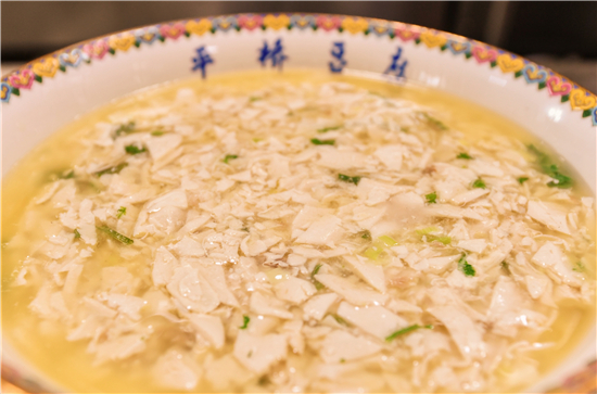 Tasting Huaiyang Cuisine along the Canal in Huai'an: Pingqiao Tofu Soup—a Masterpiece of Skillful Cooks_fororder_02