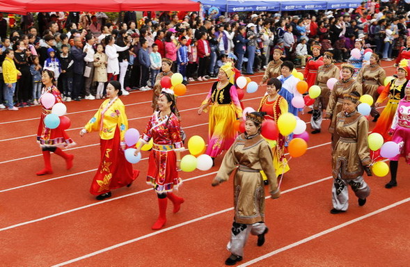 大兴安岭呼玛县举行第三届全民健身运动会暨第十一届田径运动会