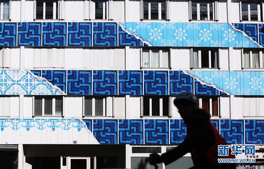 「新华网」巴黎：城中画 画中城