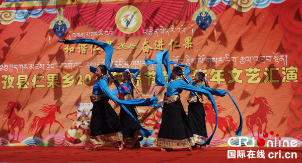 图片默认标题_fororder_甘孜县仁果乡活动现场