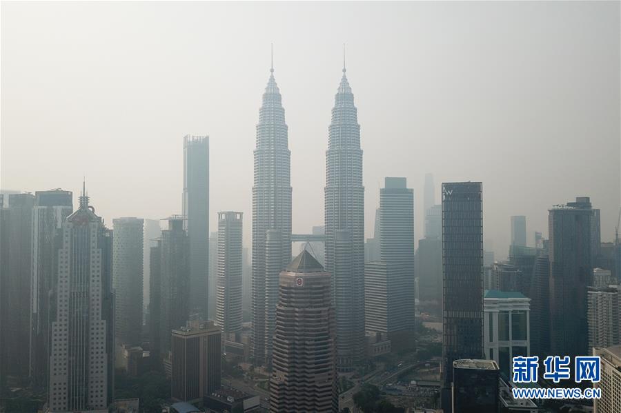 「新华网」马来西亚遭受烟霾污染