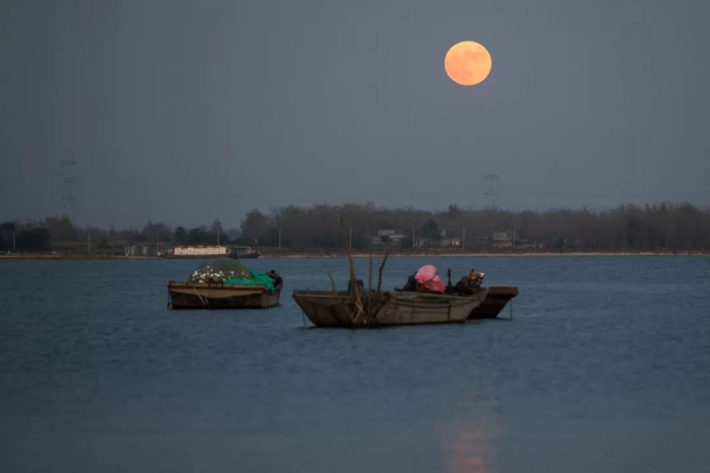 【新华社】今日中秋 | 小时不识月，惟愿终皎洁