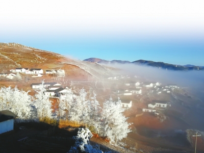 （今日热点1，序号1，导航成都，移动端）一首《留客歌》唱火凉山火普村