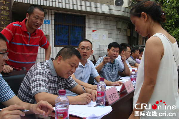 图片默认标题_fororder_孔滩镇党委书记、镇长大接访
