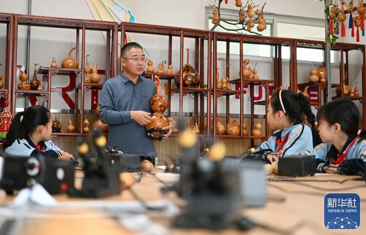 新华全媒+丨让传统文化“种”在儿童心间