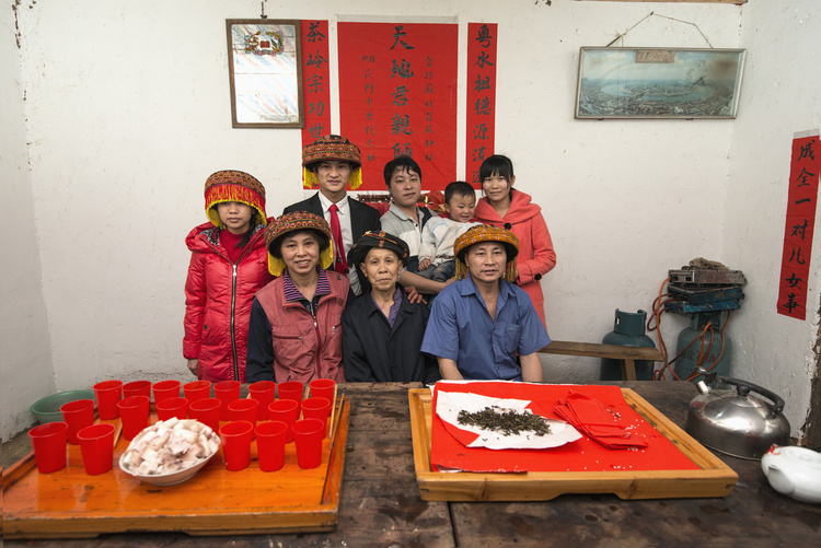 “中国茶”成功申遗 广西六堡茶、油茶醇润世界