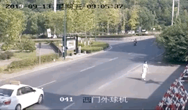 【中国青年报】酸了！女大学生收到火箭军的礼物，超硬核！