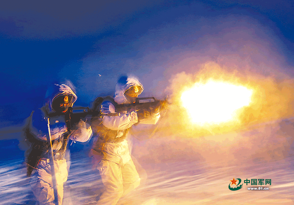 -30℃，侦察兵茫茫雪野急行军化“敌情”(组图)