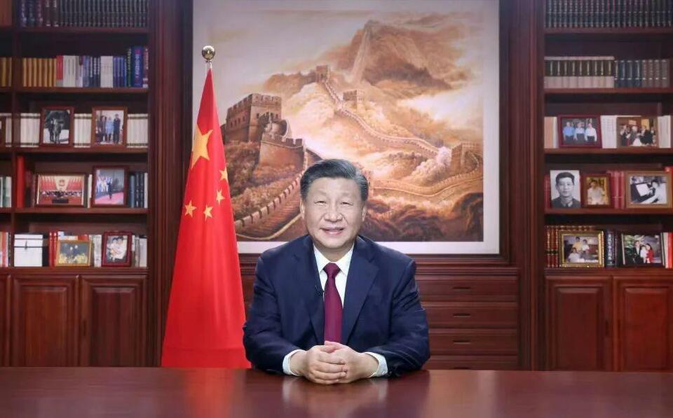 习主席书架上的照片,记录了哪些珍贵瞬间