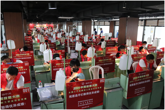 （供稿 文体列表 三吴大地苏州 移动版）中国技能大赛工艺品雕刻工竞赛在苏州举办