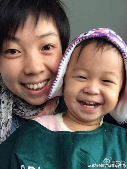 张怡宁女儿曝光 长相似妈妈冷漠脸超可爱(组图)