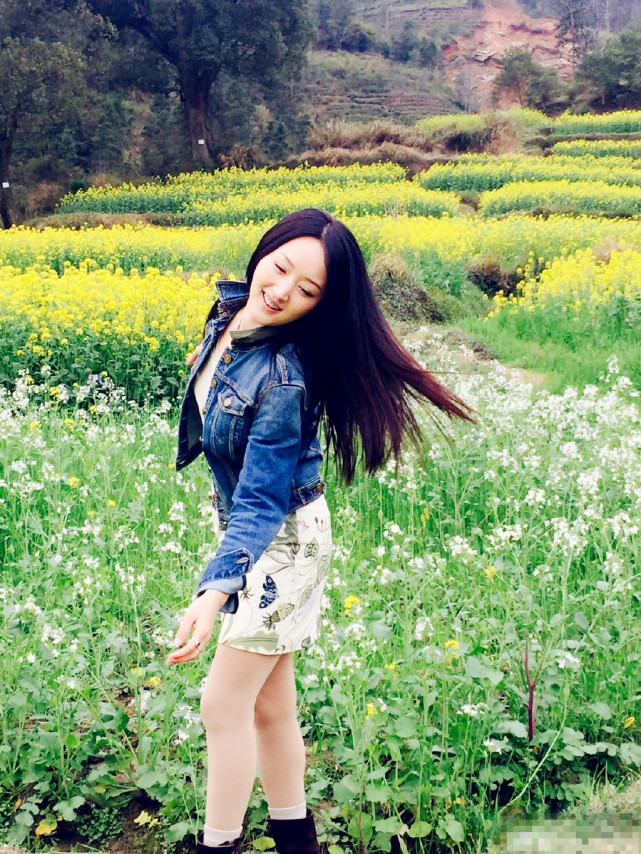 杨钰莹许晴 快50了仍单身活得像少女！