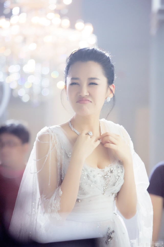 杨钰莹许晴 快50了仍单身活得像少女！