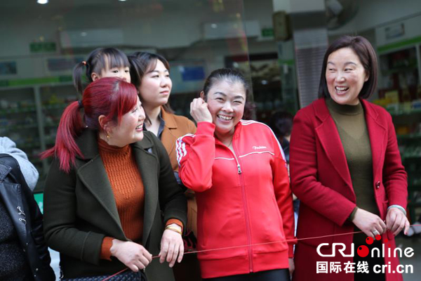 图片默认标题_fororder_围观的居们，开心的极了。