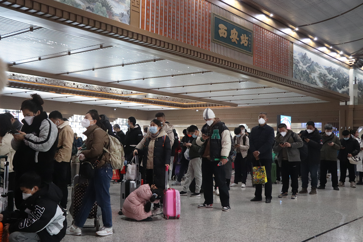 回家!直击2023陕西春运首日_fororder_图片6