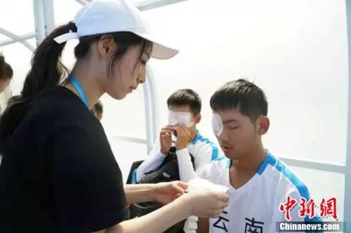 中国新闻网@从双目失明到全国冠军，这个爱笑的小伙经历了什么？