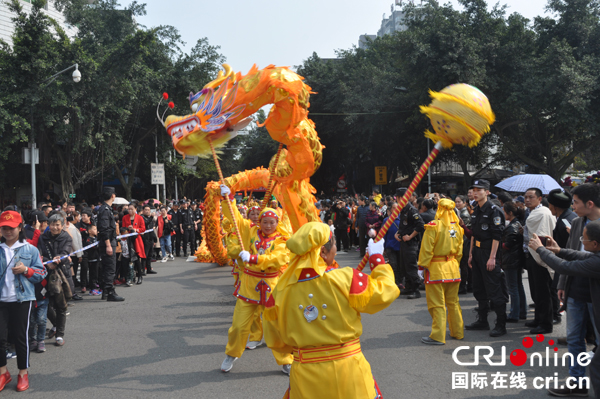 图片默认标题_fororder_龙灯。摄影张清锐_0676