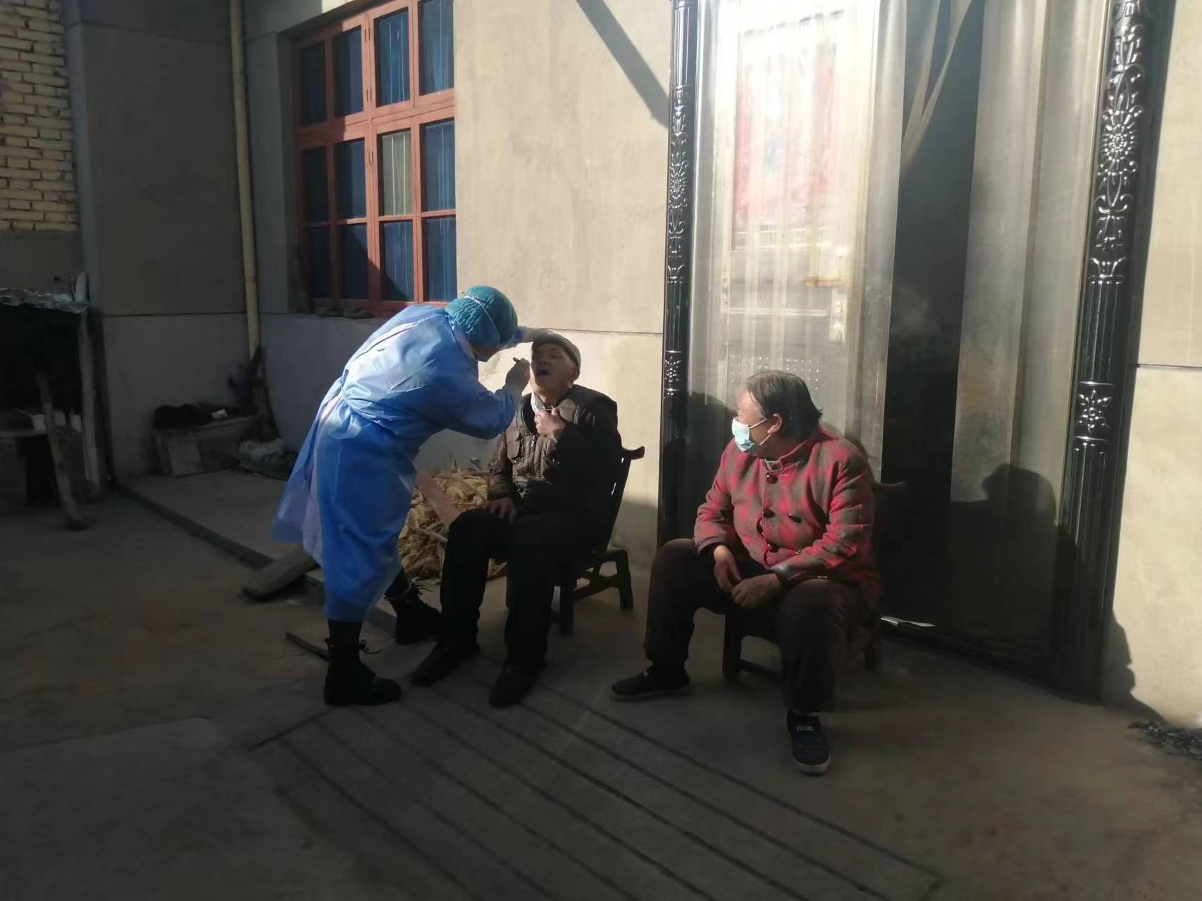 新春走基层 |渭南华州:“有村医在身边,就是安心”_fororder_微信图片_20230112155005