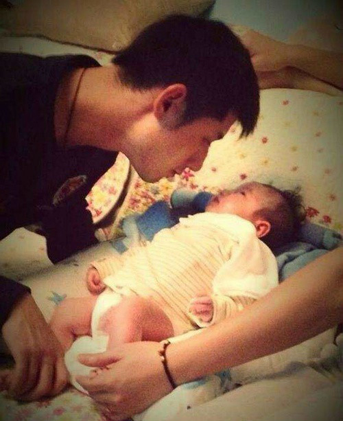 网曝张继科已结婚生子 与婴儿合照曝光(组图)