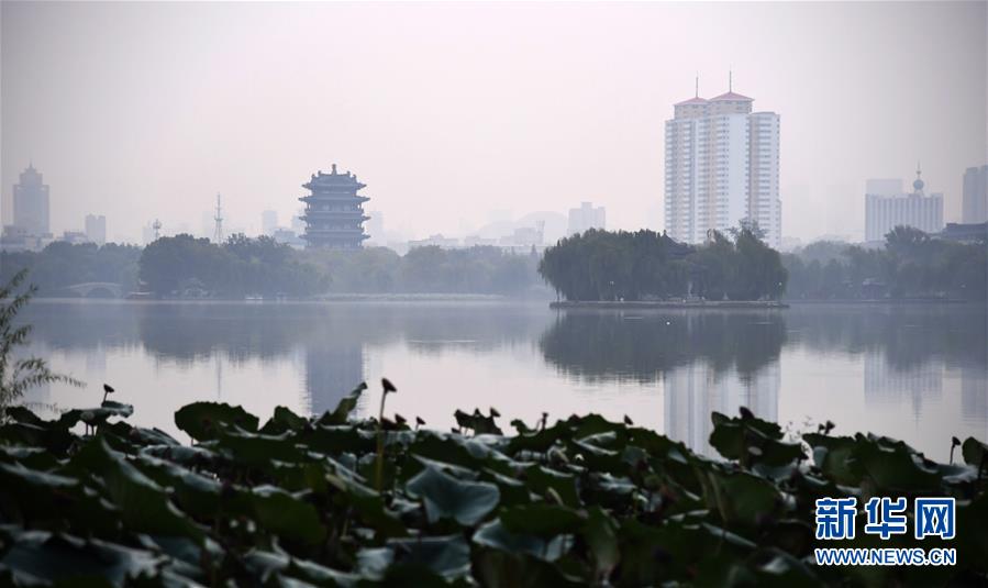 「新华网」“水墨”大明湖