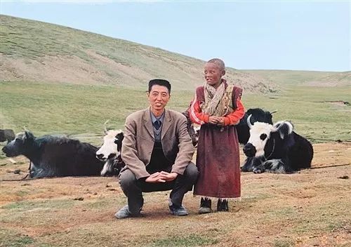 【经济日报】经济日报重磅推出：“共和国的故事·筑路记”