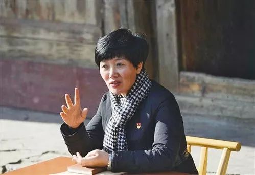 【经济日报】经济日报重磅推出：“共和国的故事·筑路记”