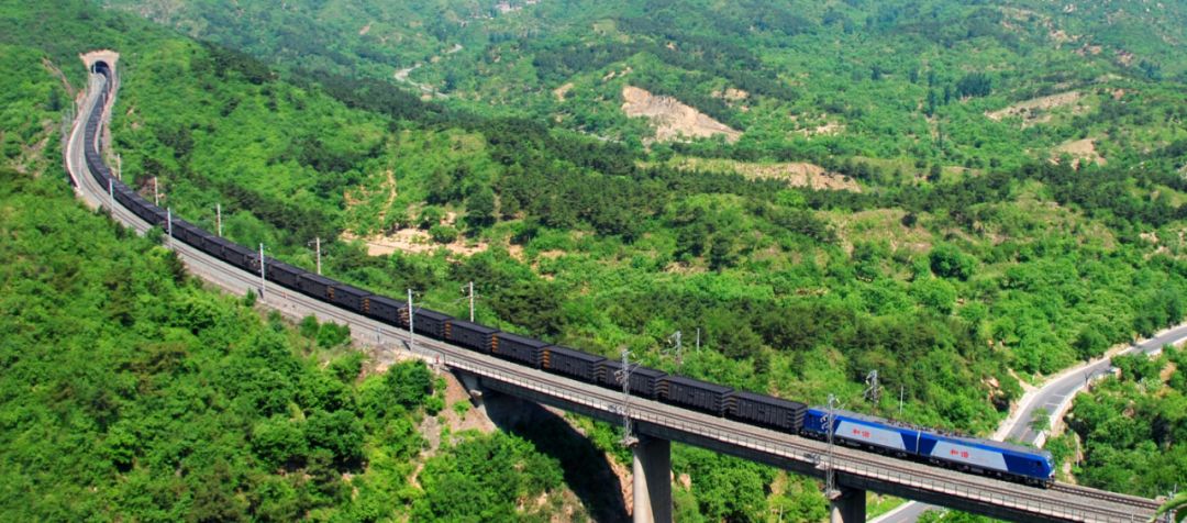 【经济日报】经济日报重磅推出：“共和国的故事·筑路记”