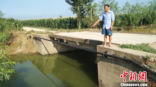 Yancheng a car plunged into the river, causing four deaths river to rescue a number of villagers