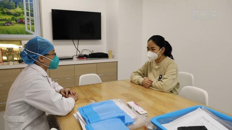新华社记者探访新生儿医疗中心