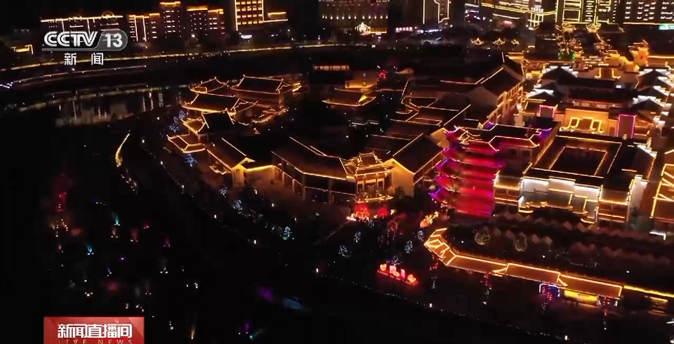 春节各地怎么过?共赏丰富多彩年俗活动→