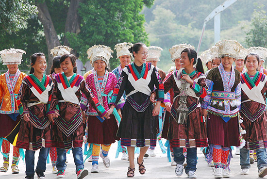 人民网@倾听花开的声音——“春蕾女童”的光阴故事