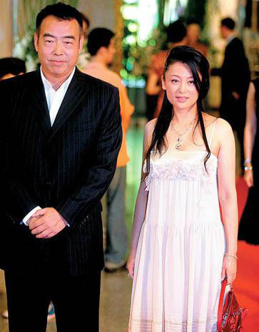 王宝强起诉离婚马蓉能分半亿 美女嫁丑男各有所图