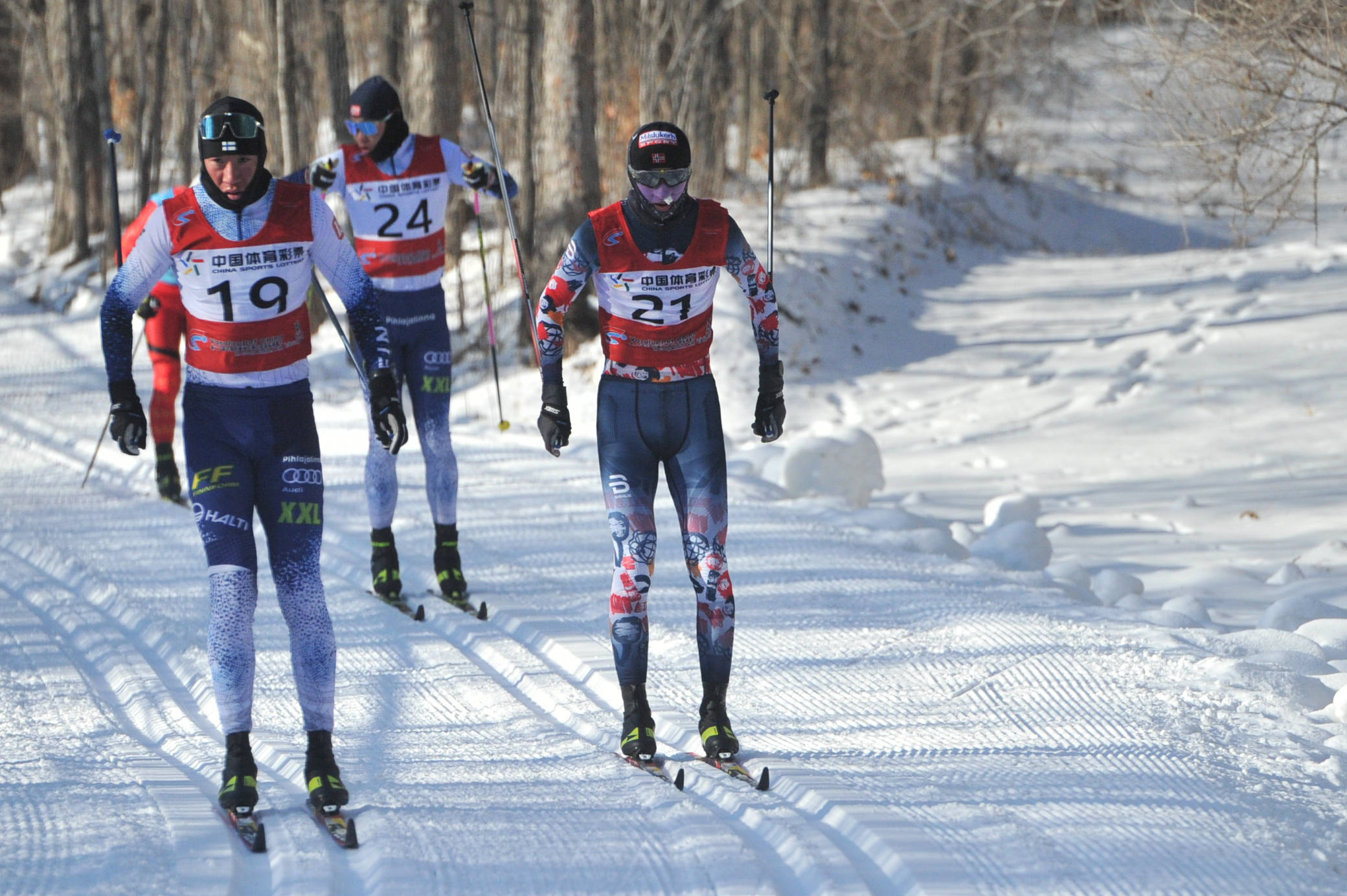 (组图)激情瓦萨二十一周年:奏响冬季冰雪运动交响曲 开启冬季冰雪运动大联欢_fororder_选手们尽情体验冰天雪地间的速度与激情 供图 净月高新区党工委宣传部