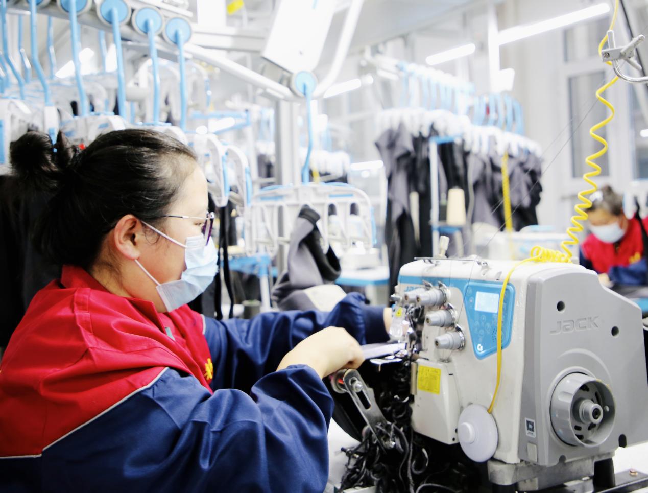 (原创)【组图】河北肃宁:擦亮中国针纺服装名城“金名片”_fororder_20230107_115152