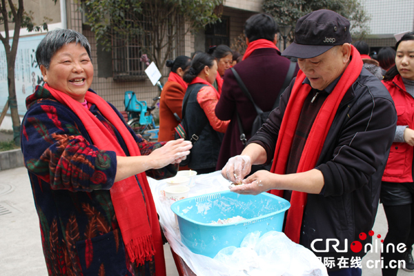 图片默认标题_fororder_群众热情参与