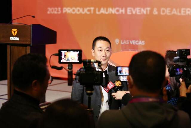 "电子科技春晚"提前上演 雅迪亮相2023CES首日大展科技魅力 "电子科技春晚"提前上演 雅迪亮相2023CES首日大展科技魅力