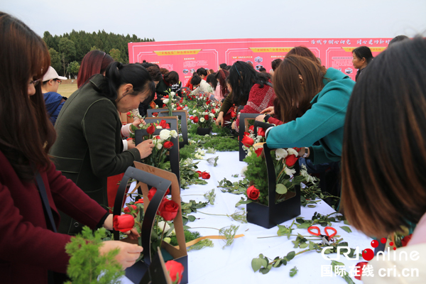 图片默认标题_fororder_学习插花现场