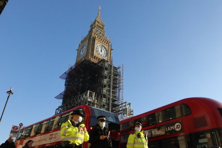 调查:收入少、士气低 英国近两成警察欲两年内辞职