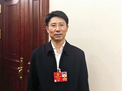 （今日热点1，导航成都，移动端）破"三点半难题" 四川将推动中小学"弹性离校"等改革