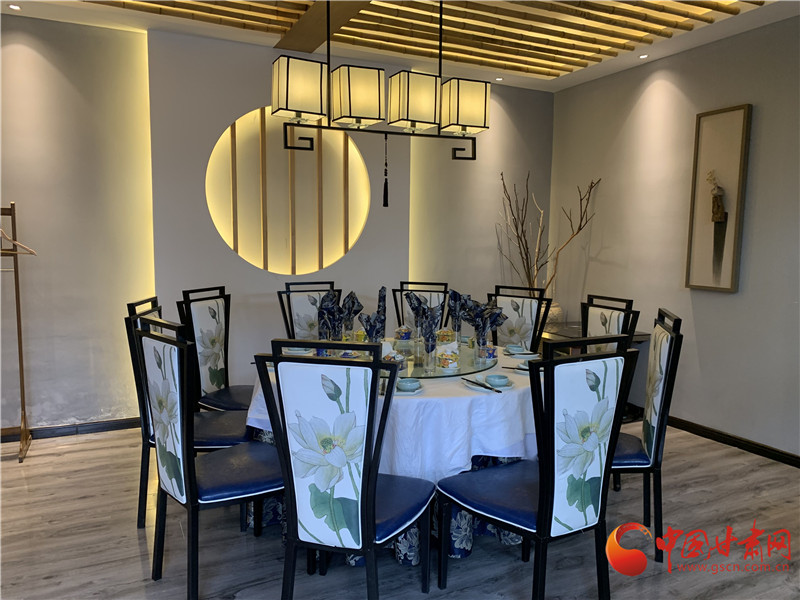 [中国甘肃网]脱贫攻坚地方行丨临潭：“打卡”美丽乡村 民宿让农