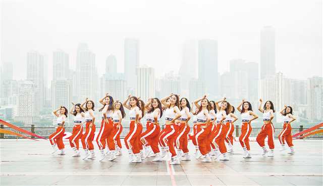 【社会民生】重庆：广场舞跳出市民幸福感