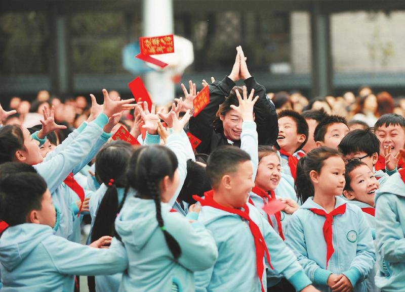 （焦点图，导航成都，移动端）四川：开学第一课聚焦传统文化和榜样学习