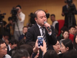 日本经济新闻记者提问