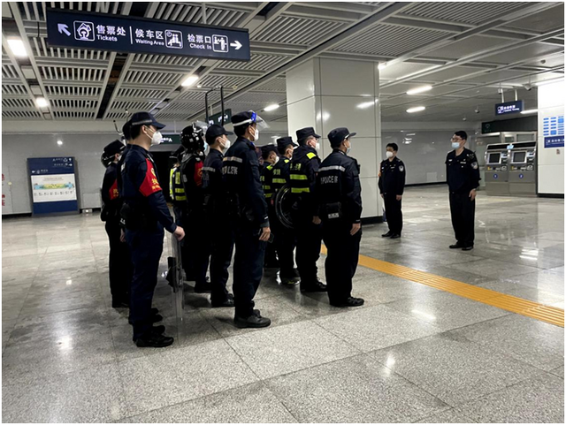 深圳铁路公安处构建立体化、宽领域联勤联动机制保障旅客春运平安出行 深圳铁路公安处构建立体化、宽领域联勤联动机制保障旅客春运平安出行