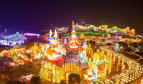 观自贡灯 过中国年 自贡第二十九届国际恐龙灯会开幕_fororder_12灯会现场(摄影-廖志全)