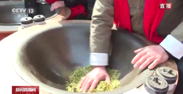 春节各地怎么过?共赏丰富多彩年俗活动→