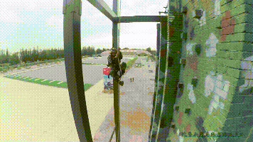 央视新闻：最帅“成人礼”！父母观看武警特战终极考核感动落泪